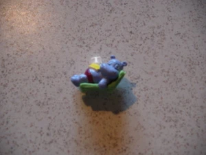 Variante soñador Tommy "Happy Hippo on the Dream Shiff" 1992 tumbona sin pintar - Imagen 1 de 1