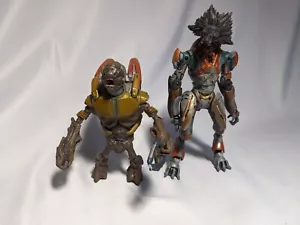 Halo Reach Orange/ Red Grunt Major w/ Plasma Pistol And Skirmisher (Damaged) - Picture 1 of 9