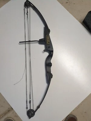 Jennings Forked Lightning Right Hand Compound Bow - Image 1 of 4