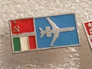 RAR Vintage PINBACK CCCP (USSR) - FRANCE RU CREST FLAG AIRLINES AVIATION - Picture 1 of 1