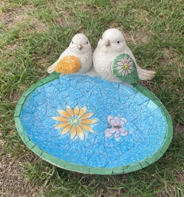 Estación de alimentación de baño de pájaros aspecto de mosaico abeja jardín estatua adorno Foto 1 de 4