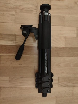 Giotto's YTL 9254-5011N Aluminium Tripod with Ball Head - Image 1 of 3