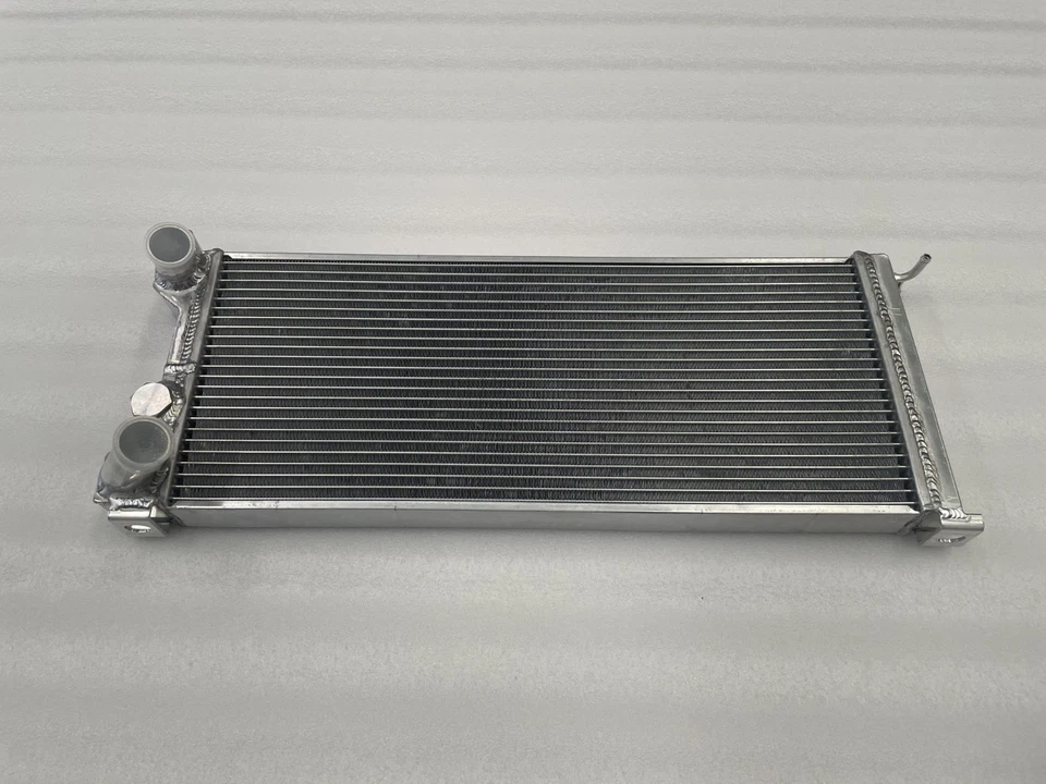 铝制散热器菲亚特熊猫 4X4 (141) 1.0/1.1 1986 - 2003;AUTOBIANCHI/LANCIA Y10 — 第 1/4 张图片