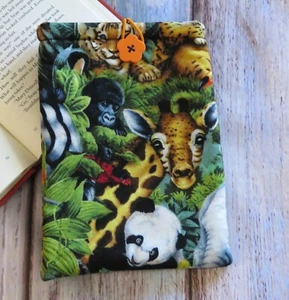 Book Sleeve/Tablet/eReader sleeve - Padded in Jungle Safari Print ~ Handmade - Bild 1 von 3