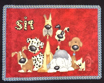 Tecido acolchoado de algodão KC MICK A Dogs Life Sit Stay Puppy vermelho preto 1 Y #6 - Imagem 1 de 4