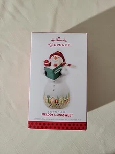 2013 Hallmark Keepsake Christmas Ornament Snowtop Lodge Melody I. Singsweet  D1 - Picture 1 of 6