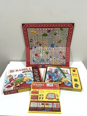 2016 Hasbro Gaming ~ SCRABBLE JUNIOR ~ Table Top Board Game ~ Complete Pieces - Image 1 of 4
