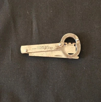 RUSSELL & ERWIN MFG. ANTIQUE FOLDING SKELETON KEY LATE 1890s - 1902 R&E - Image 1 of 4