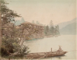 KUSAKABE KIMBEI Lac Chiuzenji, Nikko c. 1880 Tirage albuminé aquarellé d'époque - Foto 1 di 3