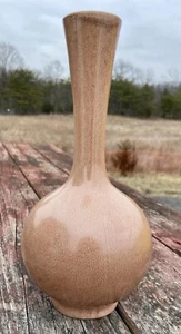 Red Wing USA 1557 Bud Vase. Braun, (kleiner Chip auf der Unterseite) wie besehen / siehe Fotos - Bild 1 von 8
