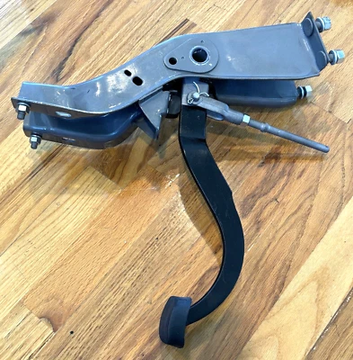 Chevy 1955 1956 montaje de pedal de freno automático remanufacturado Foto 1 de 4