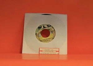 LITTLE MILTON - STRUGGLIN' LADY / SHE NEVER GETS THE BLUES - 7" SINGLE 45 A1 - Picture 1 of 2
