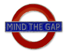 London Underground Roundel "Mind The Gap" Metal Pin Badge (gwc)