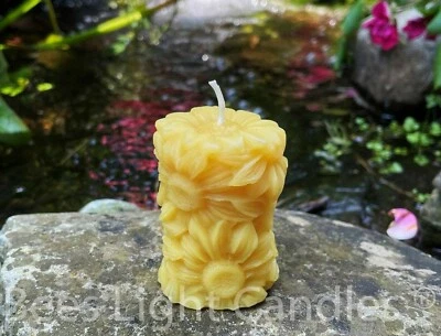 Daisy Flower Beeswax Candle, Natural Handcrafted, Mini Pillar Candles, Spring 🐝 - Image 1 of 3