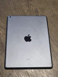 Apple iPad (9th Generation) A2602 64 GB, Wi-Fi, 10.2 in - Space Grey - Picture 1 of 4