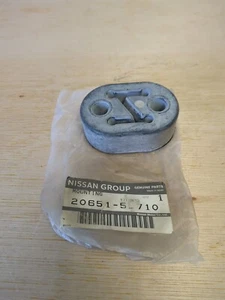 Nuevo escape de goma de montaje genuino Nissan 20651-5L710 - Imagen 1 de 4