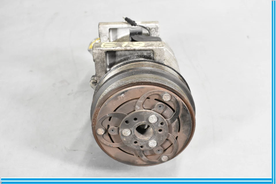 06-10 沃尔沃 C70 空调压缩机 P30761390 Oem — 第 1/4 张图片