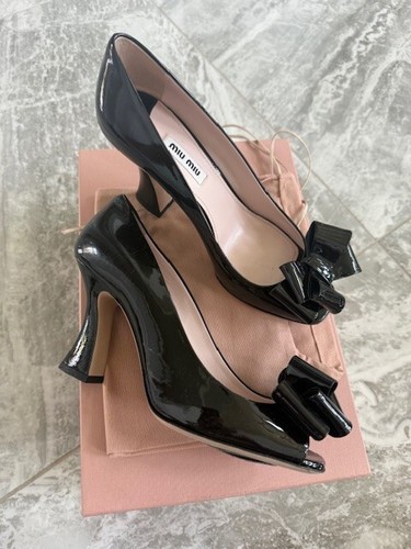 Tacchi donna Miu Miu neri in vernice con fiocco nuovi con scatola misura 37 5