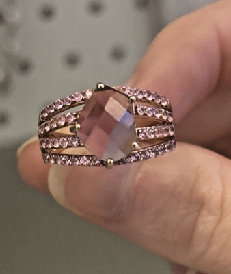 Anillo de amatista corte rombo único en su tipo con 4 filas de morganita rosa talla 7 925 sobre Foto 1 de 4