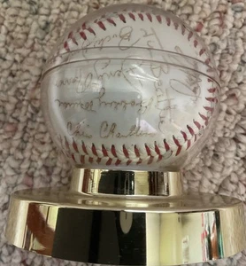 1978 or 1979 New York Yankees Facsimile Autographed Baseball w/stand - Picture 1 of 6