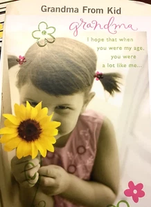 Tarjetas de cumpleaños de la abuela de tu nieta, marca Hallmark 4 opciones 34C - Imagen 1 de 11