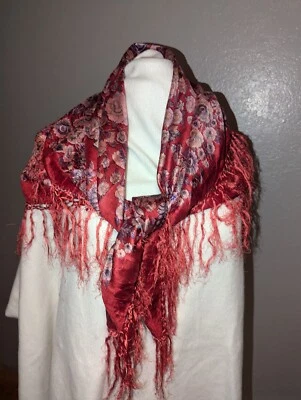 Bufanda o chal floral rojo grande y hermoso patrón con flecos largos gitano  Foto 1 de 4