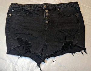 Torrid abgeschnittene Jeansshorts Damengröße 18 schwarz Jeans Knopfleiste abgenutzt - Bild 1 von 18