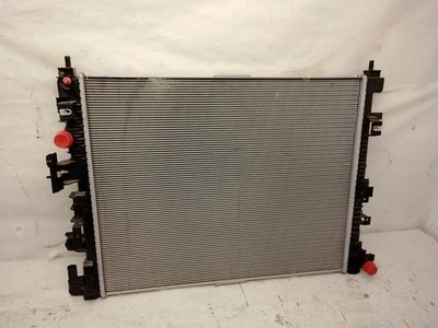 Radiador de terreno GMC 2025 2998671 Foto 1 de 4