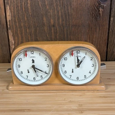 Reloj de ajedrez vintage de madera MOM de los años 50 - necesita servicio Foto 1 de 4