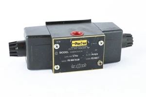 Parker D3W8CVYC4 Hydraulic 3/4 Way Tandem Center Directional Control Valve - Picture 1 of 7