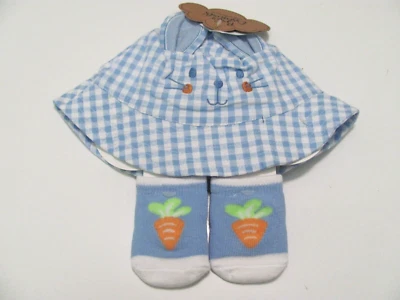 NUEVO 0-6 MESES. JUEGO DE SOMBRERO Y CALCETÍN ZANAHORIA A CUADROS AZUL Y BLANCO Foto 1 de 4
