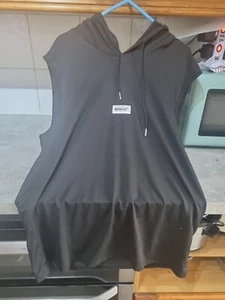 Lovely men's hooded sleeveless top in black size S from Shein - Picture 1 of 14