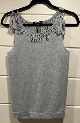 Camiseta sin mangas para mujer Revolve’s 525 America gris borlas tejido abierto talla S nueva con etiquetas $72 Foto 1 de 4