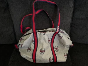 Victoria's Secret PINK Logo Druck Seesack grau mit roter Tasche - Bild 1 von 7