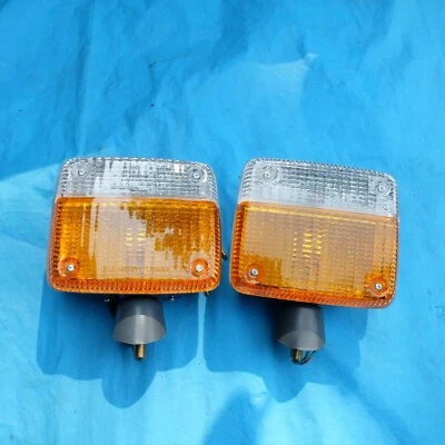 FIT TOYOTA LAND CRUISER FJ40 FJ45 BJ40 BJ42 HJ45 FRONT TURN SIGNAL LAMPS ASSY - Image 1 of 4