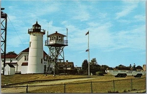 Faro "CHATHAM LIGHT" postal vintage años 60 de Cape Cod, Massachusetts - Imagen 1 de 2