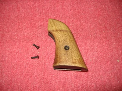 HARRINGTON & RICHARDSON MODEL 949 DOUBLE ACTION 9 SHOT 22 REVOLVER, GRIP ASSM. - Image 1 of 4