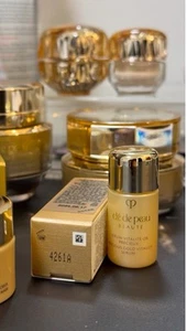 Cle De Peau Precious Gold Vitality Serum Travel Size 3 ml NIB - Picture 1 of 1
