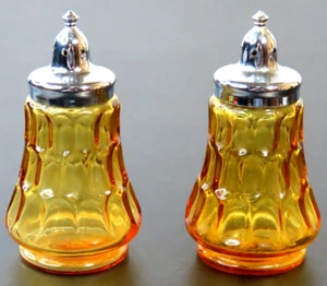 Vintage Fenton Daumenabdruck Kolonial Bernstein Salz & Pfefferstreuer 60er Jahre - Bild 1 von 6