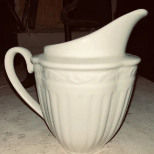 MIKASA ITALIAN COUNTRYSIDE IVORY PORCELAIN CREAMER DD900 MINT CONDITION - Picture 1 of 6