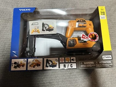 New Ray  Volvo Rc Excavator 1:32 Scale  - Image 1 of 4