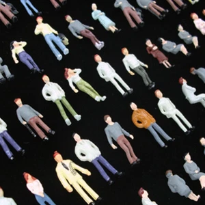 100 Stk. Figuren 1:100 Modellbau Menschen Plastik TT3 Zubehör stehende sitzende - Bild 1 von 3