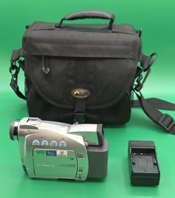 Canon ZR65 MC Mini DV Digital Video Camcorder - CIB - Canon Mini DVD Bundle  - Image 1 of 4