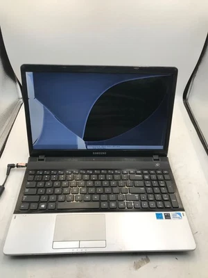 Samsung 300E Intel Pentium 15.6" Laptop-BOOTS BIOS/BAD DISPLAY-MZ - Image 1 of 4