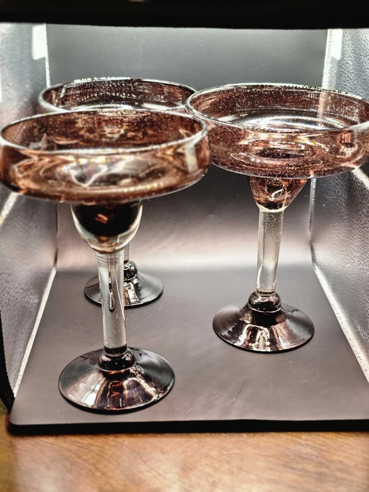 Cupés Margarita vintage de vidrio burbuja de humo - Juego de 3 | Barw moderno de mediados de siglo Foto 1 de 4