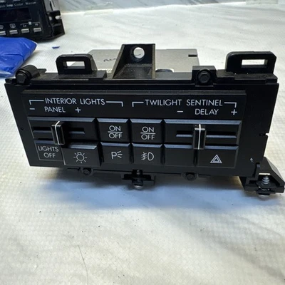 87-91 Cadillac Allante Headlight Head Light Lamp Control Module Switch 16067196 - Изображение 1 из 4