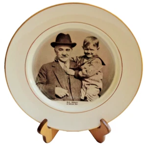 "PIASTRA DA COLLEZIONE 10"" 1975"" M.S. Hershey & orphan boy"" doppia finitura oro in scatola - Foto 1 di 3