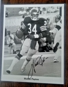 Walter Payton HOF Signed 8x10 Photo PSA/DNA AUTO - Picture 1 of 2