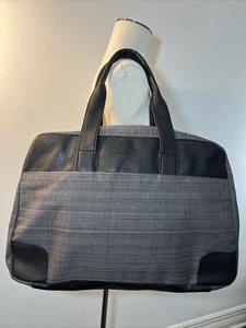 Bolso de Transporte John Varvatos Fin de Semana Viaje Lona Gimnasio Gris y Negro - Imagen 1 de 7