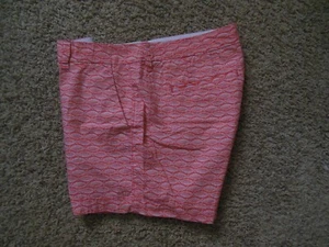 NWOT Old Navy 8 Pink Salmon White Fishes Shorts Trouser Pockets Zip Fly - Picture 1 of 3
